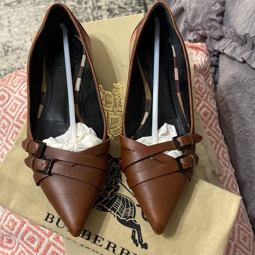 Authentic Burberry pointed toe flats classic Burberry plaid on the sides - Picture 3 of 6